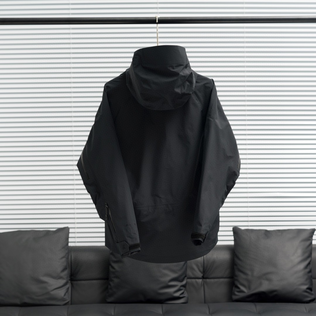 KAILAS | MONT | Hooded Jacket Black