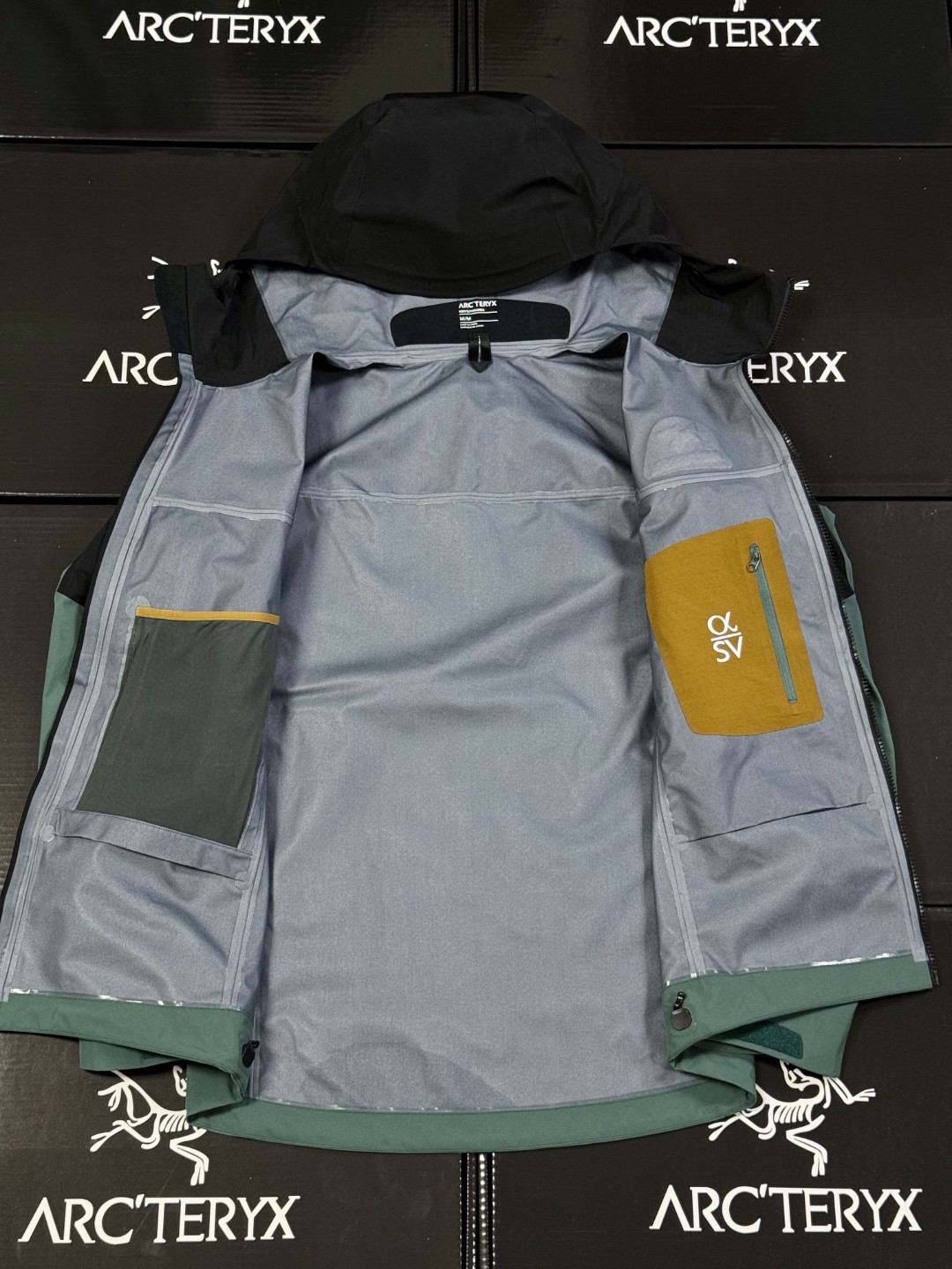 Arcteryx | Alpha Sv7 GORE-TEX Pro |  Jacket  black green gold