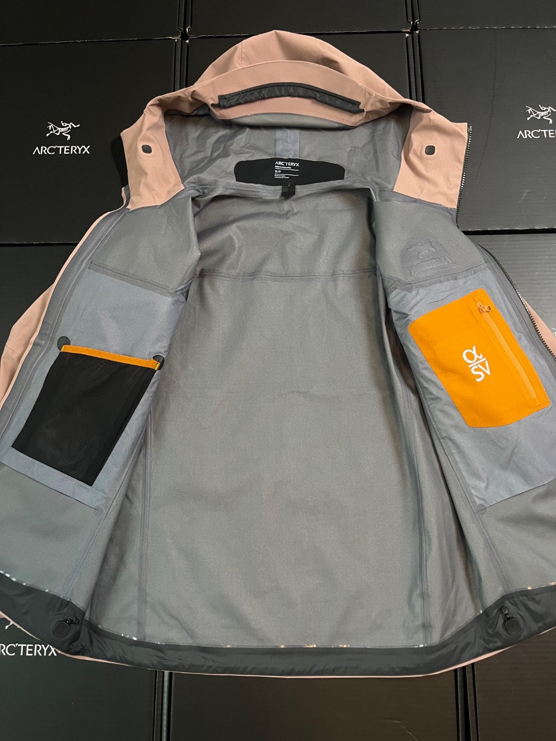 Arcteryx | Alpha Sv6 GORE-TEX Pro |  Jacket  pink
