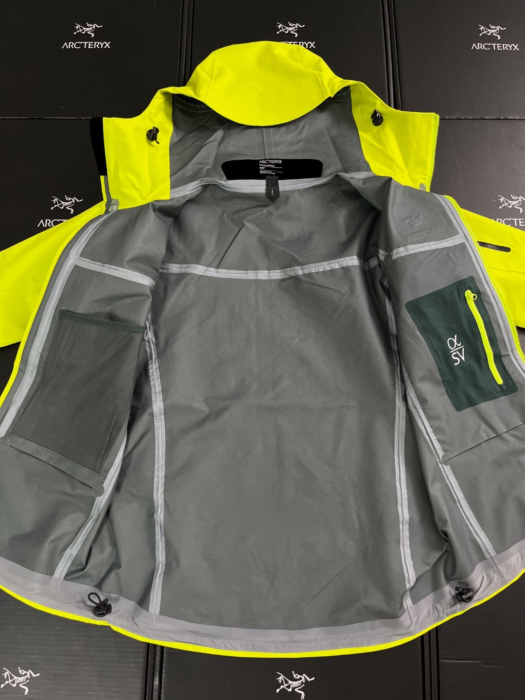 Arcteryx | Alpha Sv6 GORE-TEX Pro |  Jacket Fluorescent Green