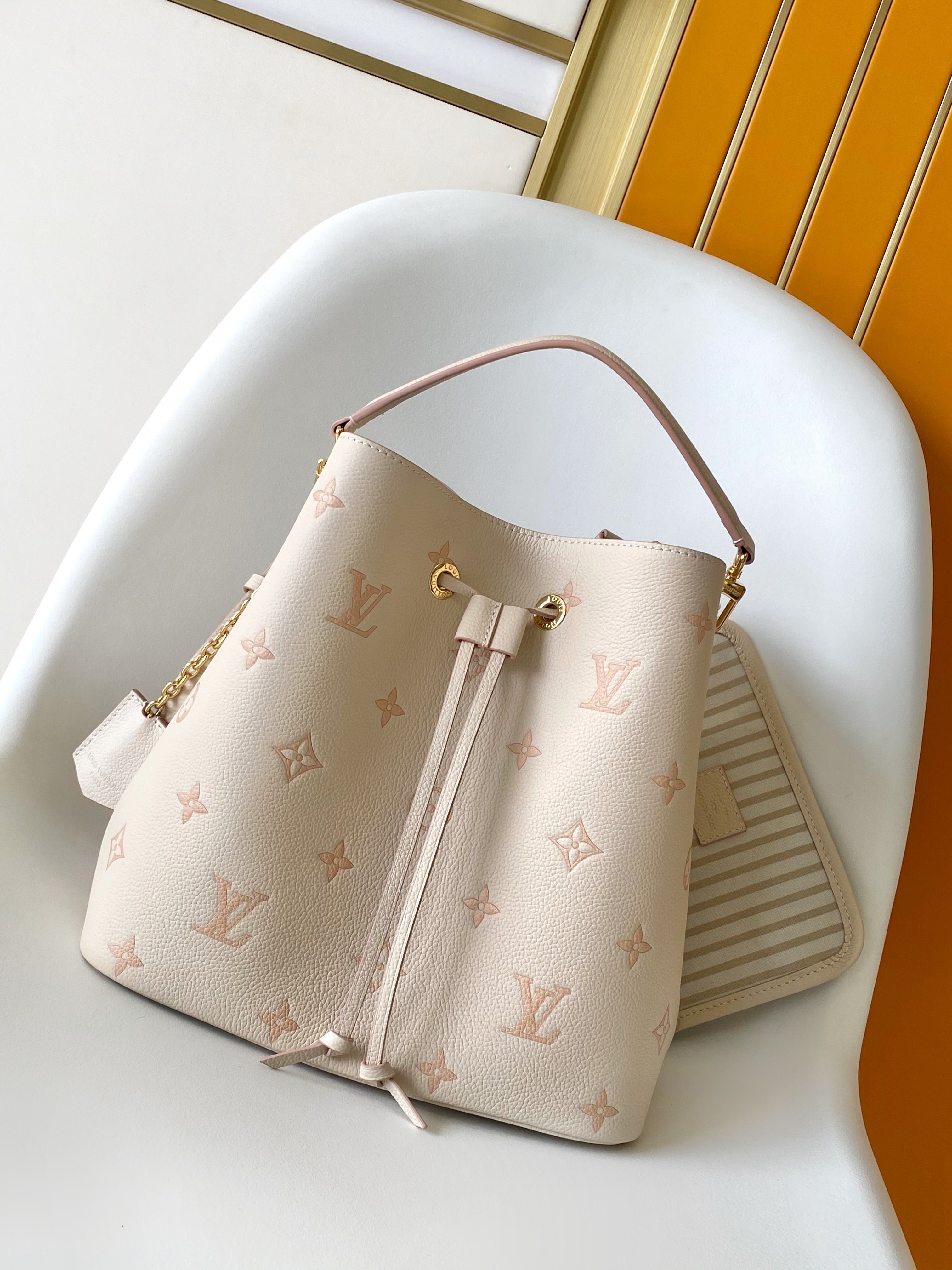 Louis Vuitton Noe Bucket Bag medium Milk tea color