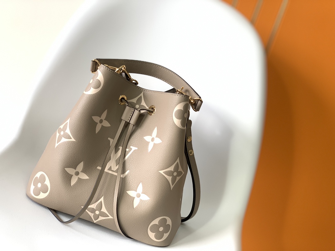 Louis Vuitton Noe Bucket Bag medium apricot