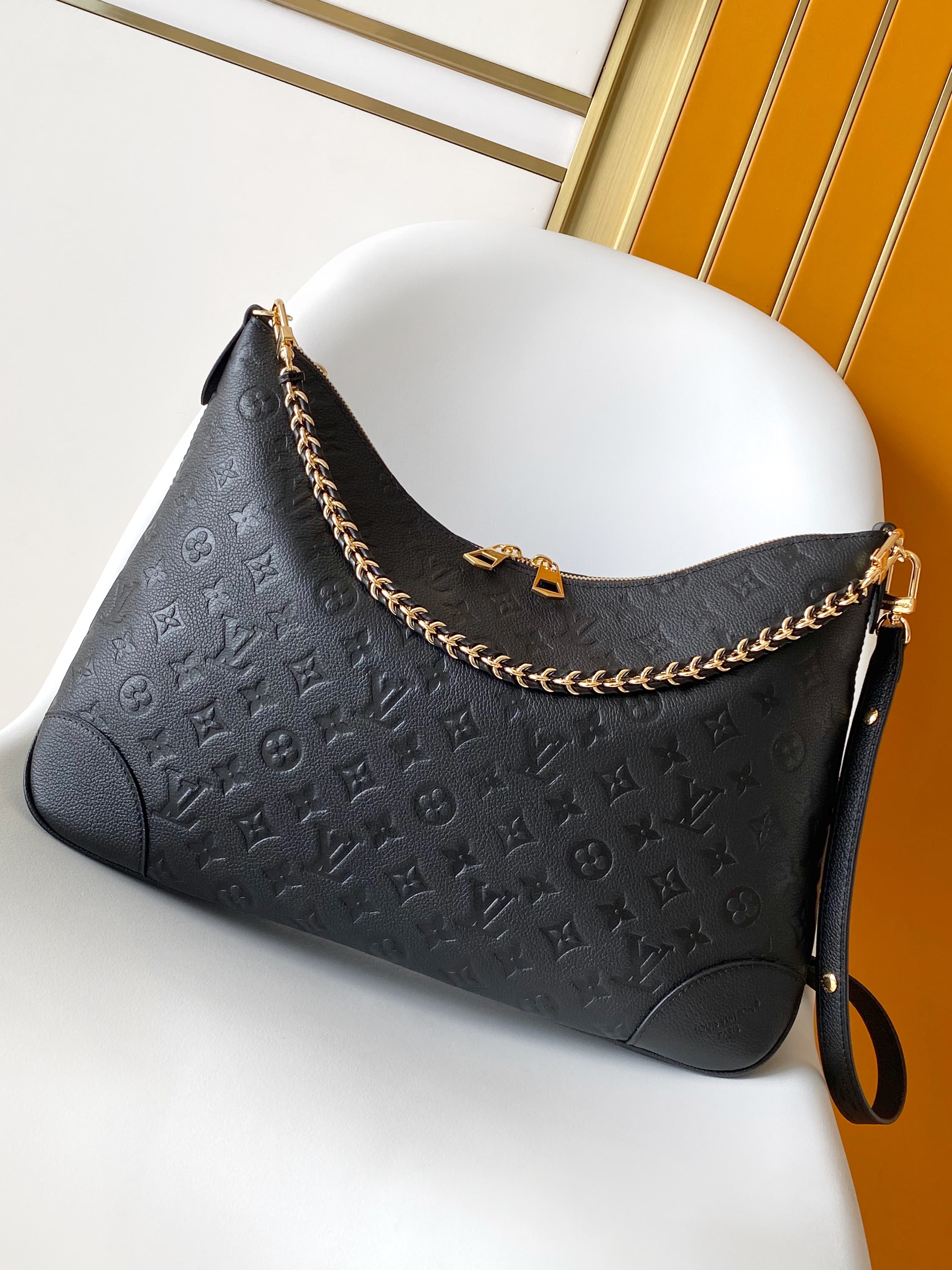 Louis Vuitton boulogne black