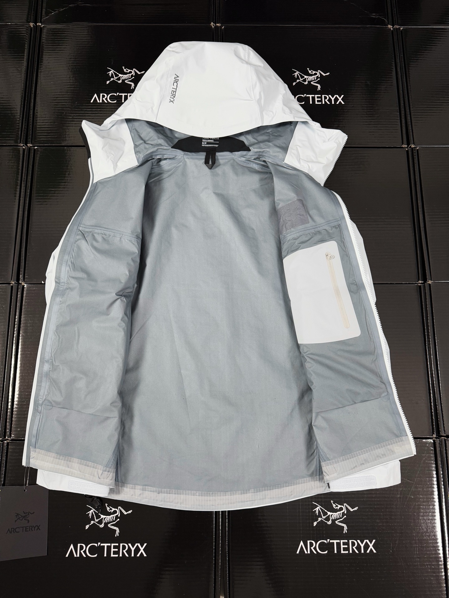 Arcteryx | Beta Light Weight |  GORE-TEX Jacket Hidden Grey