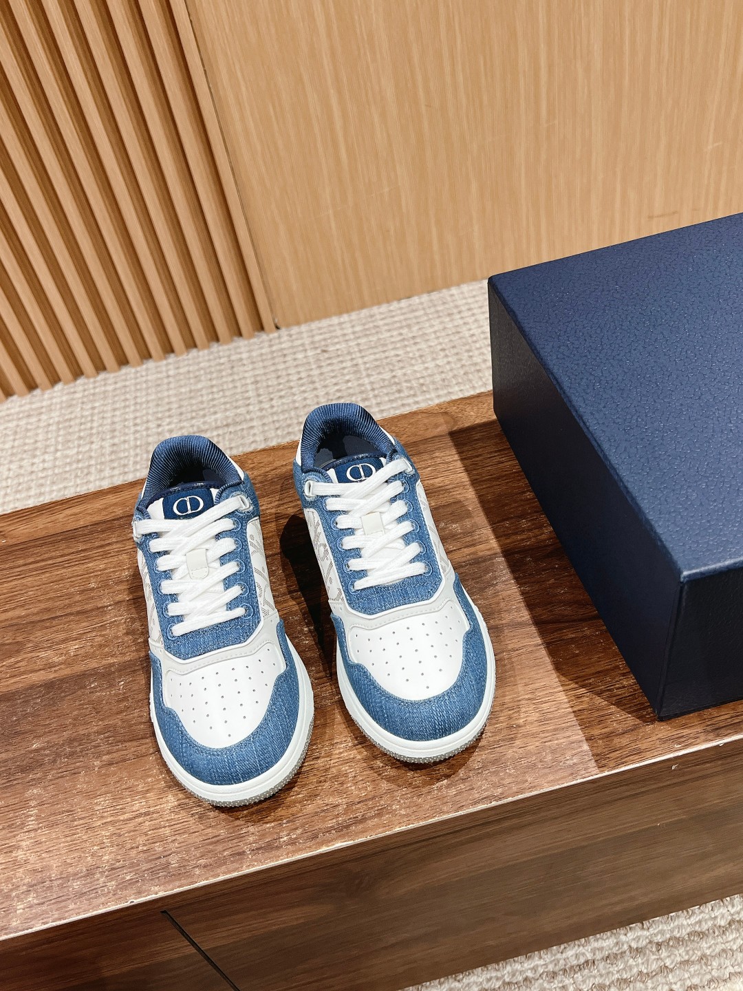 Dior B27 leather low sneakers blue