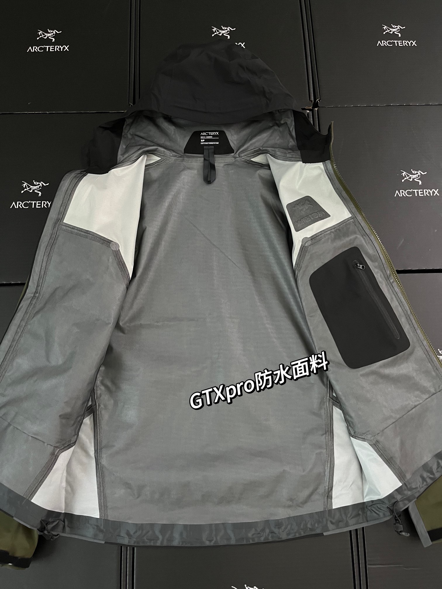 Arcteryx | Beta M Recut | Color Blocking Hard Shell Jacke Bushwhack