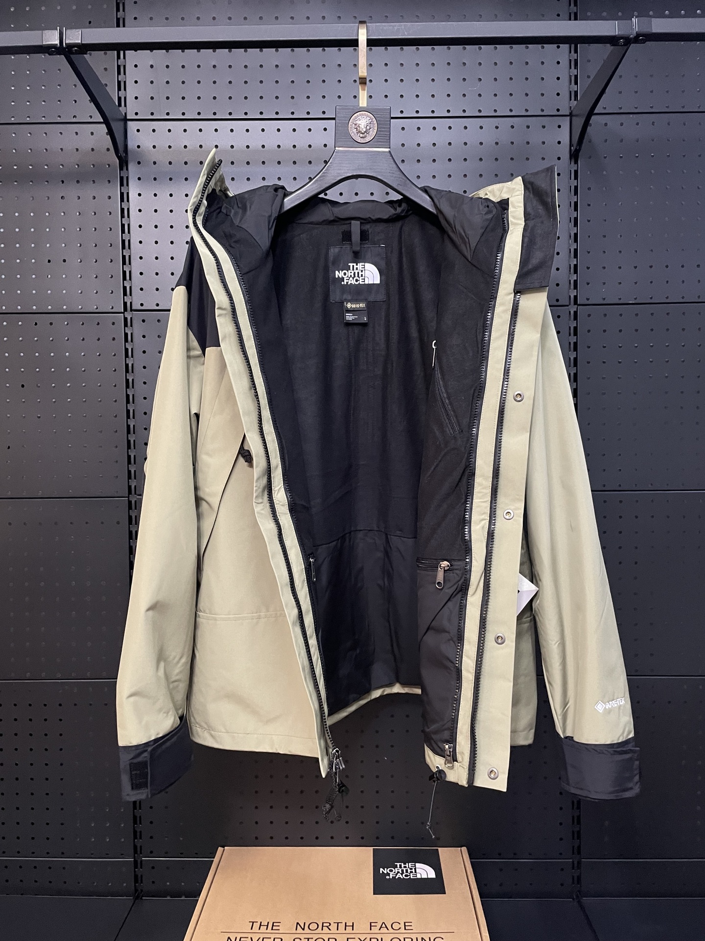 The North Face | 1990 Mountain Relaxxed Ex | Jacket Military Green