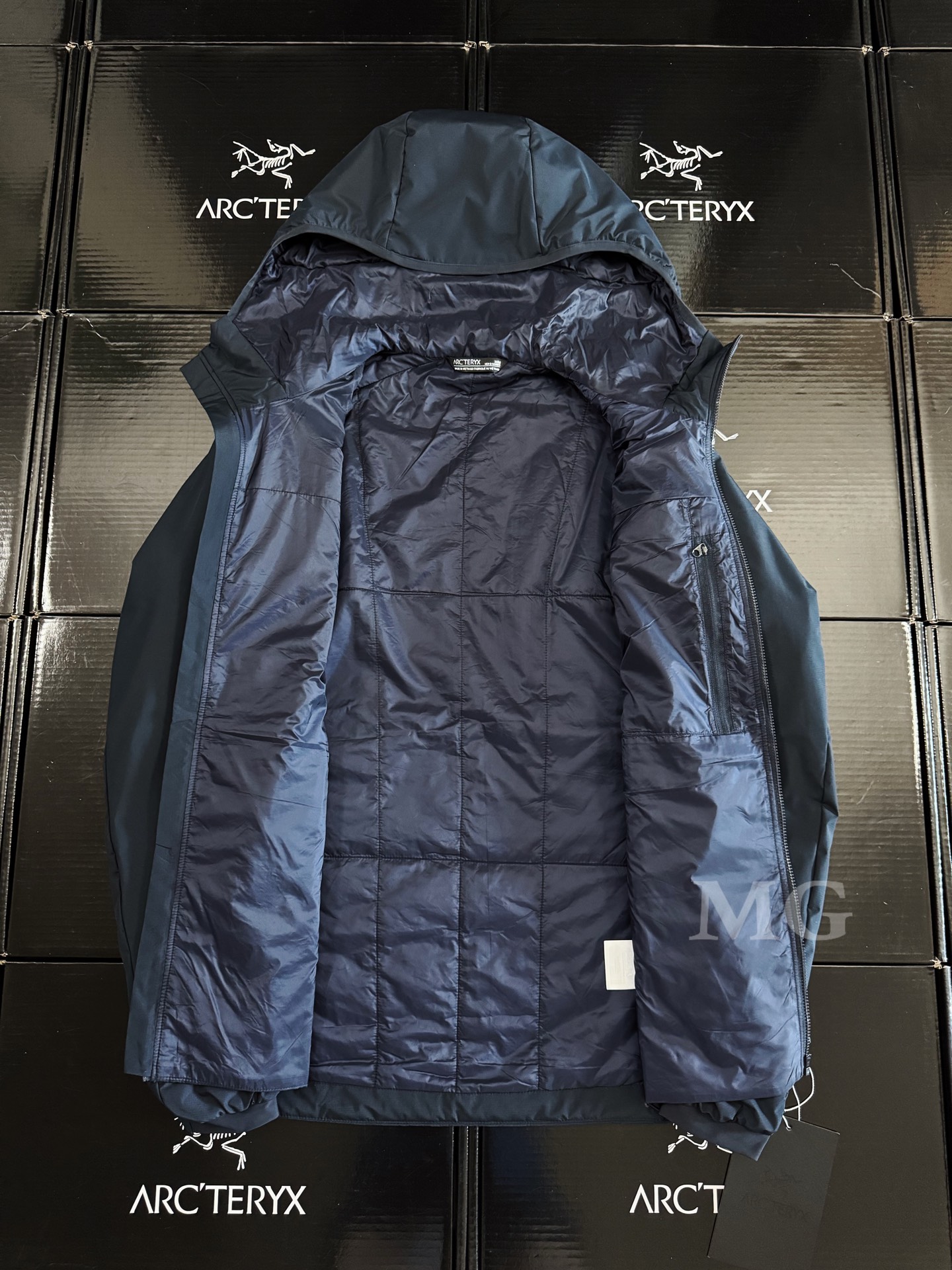 Arcteryx | ATOM SL-MG | Hoody Cotton Jacket  Black Sapphire