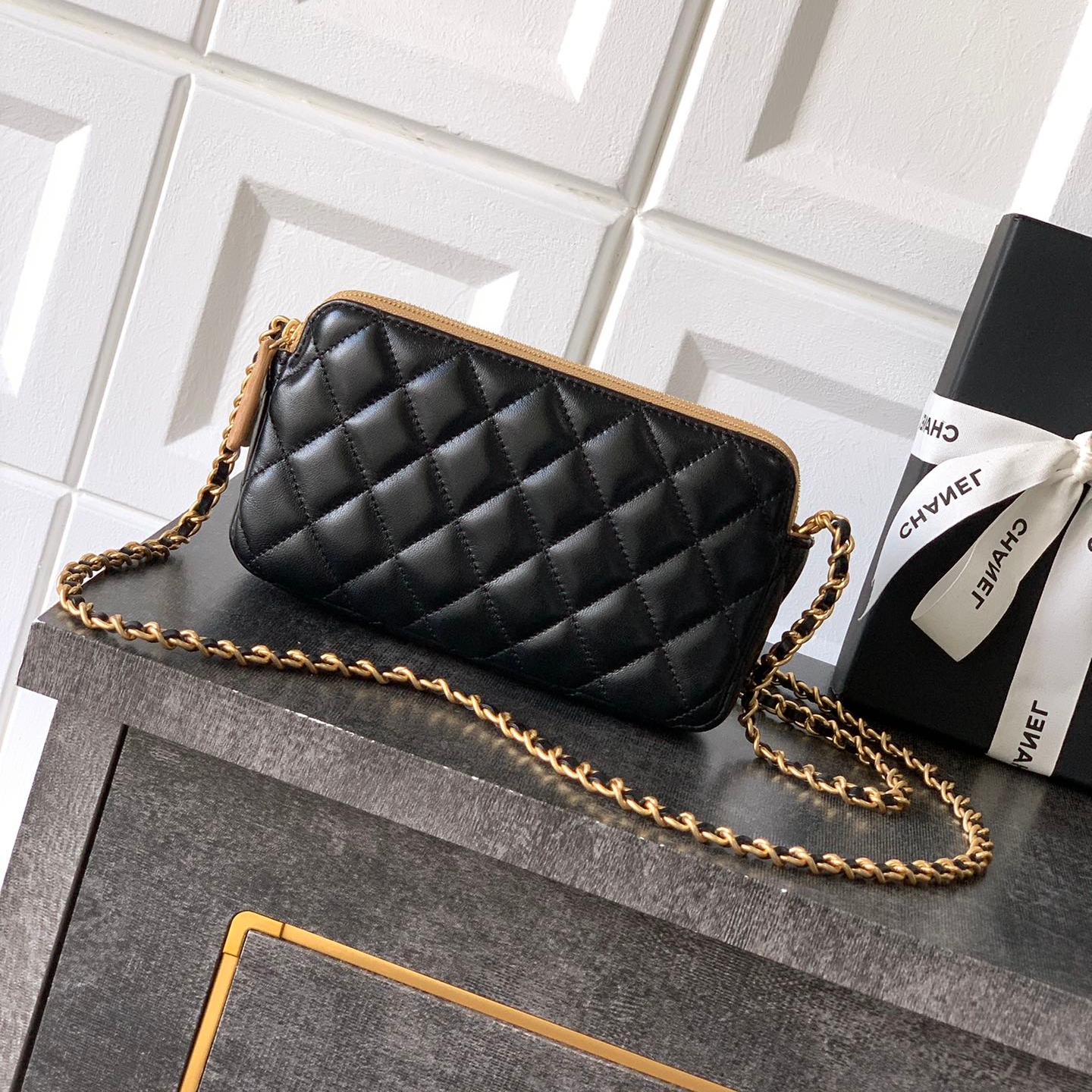 Chanel 25A zipped phone holder with chain bag Yellow