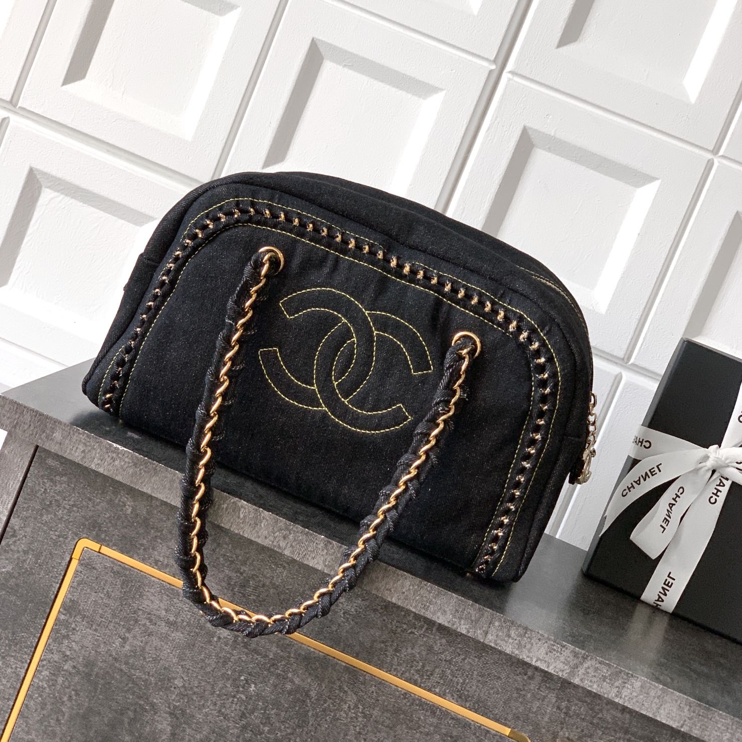 Chanel vintgae bowling bag Black Golden