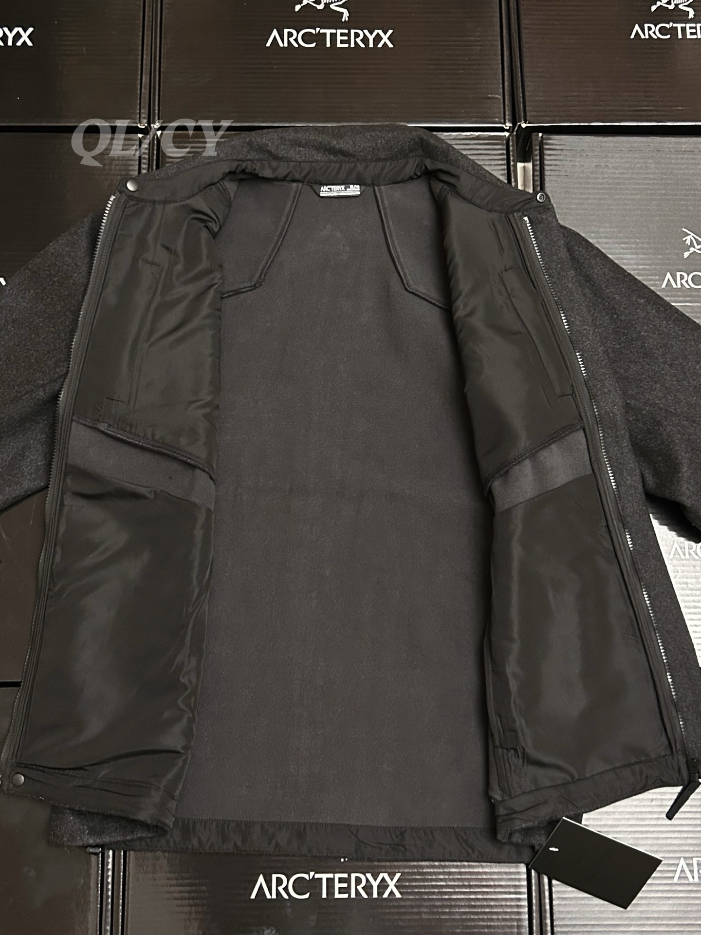 Arcteryx | Sawyer wool overskirt | Business Jacket Black