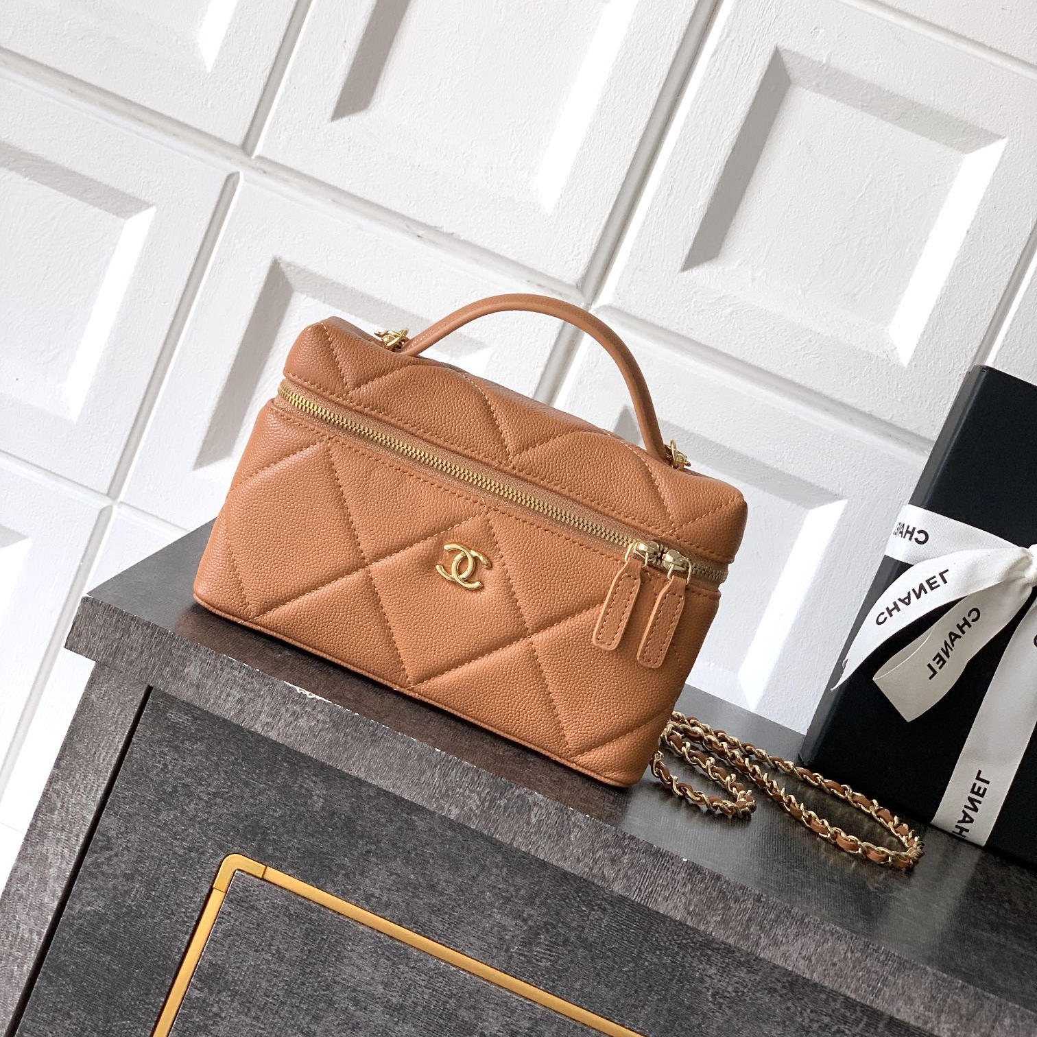 Chanel 25K vanity with chain bag Caramel