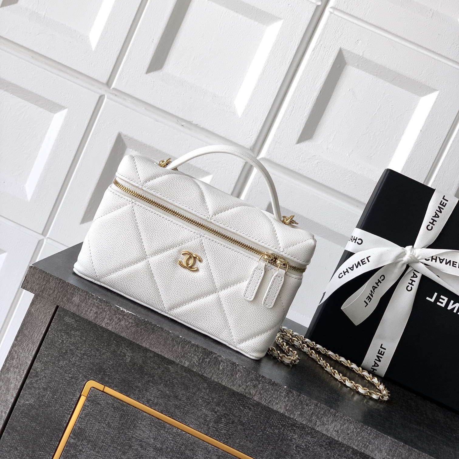 Chanel 25K vanity with chain bag White