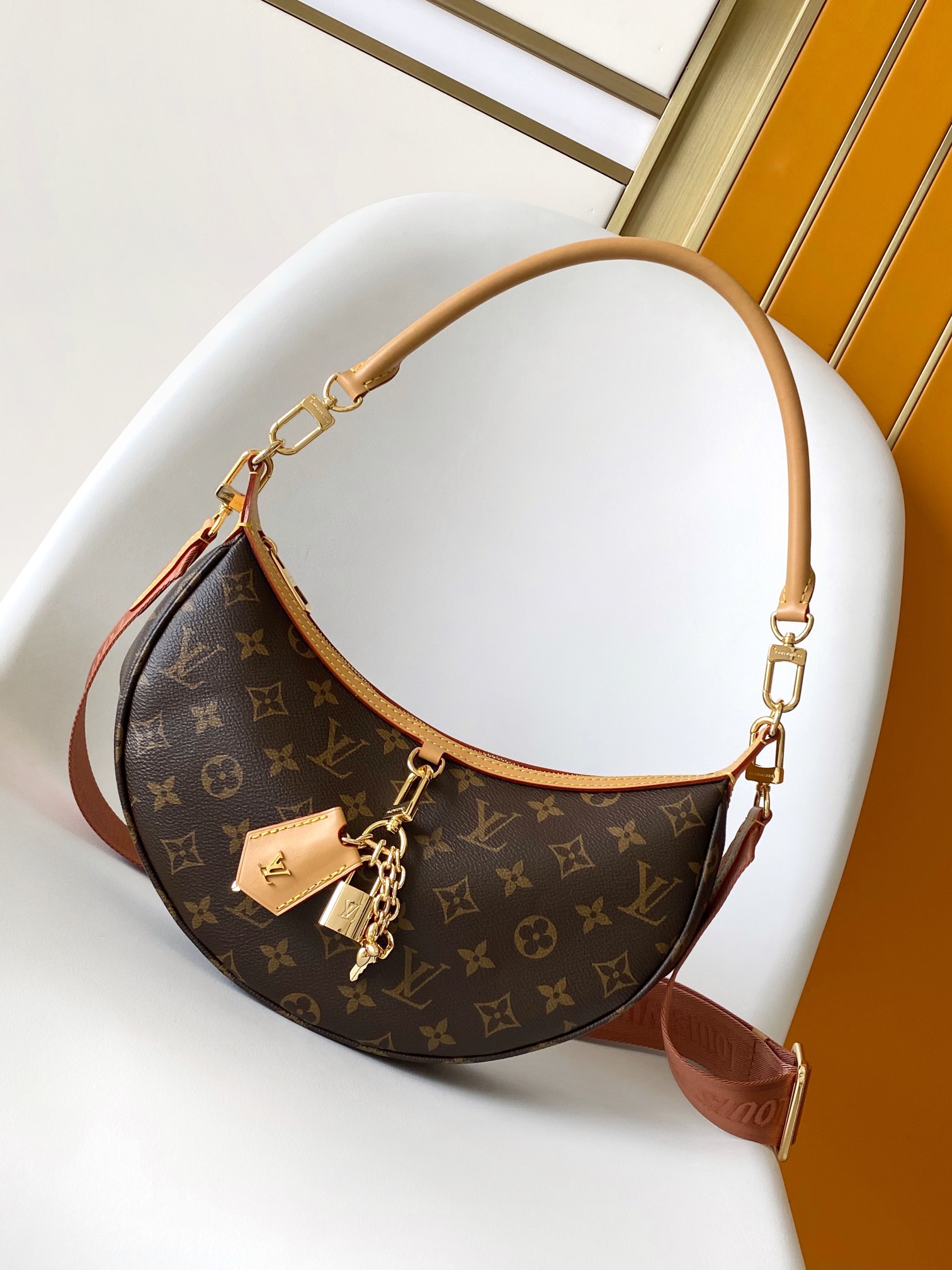 Louis Vuitton LOOPing  Hobo Bag