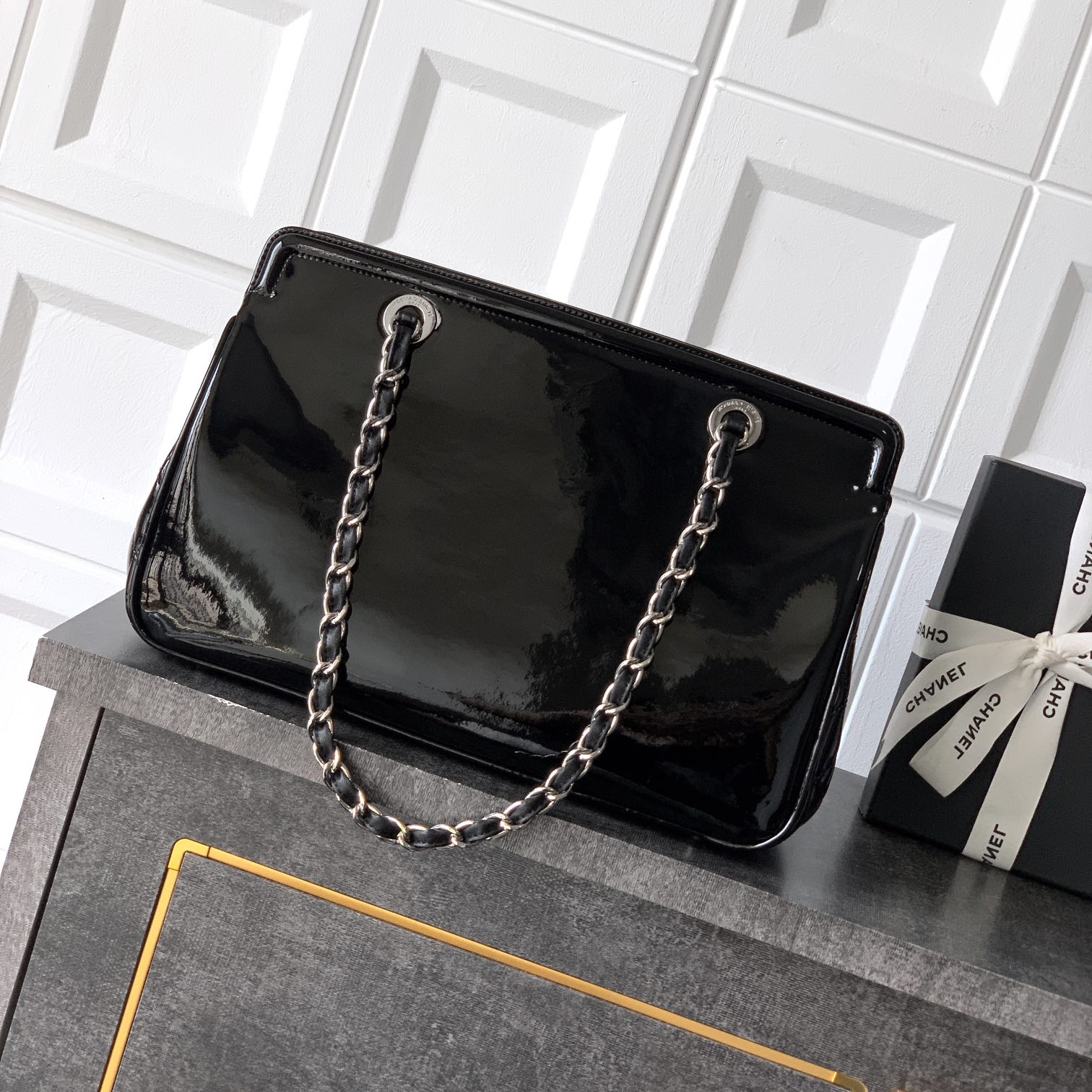 Chanel vintage tote patent leather bag Black