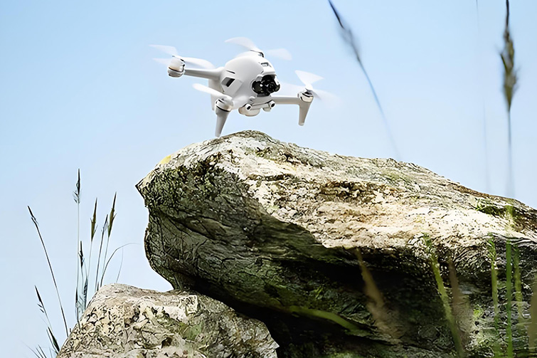 FPV Drones vs. Fixed-Wing UAVs: Key Differences and How to Choose