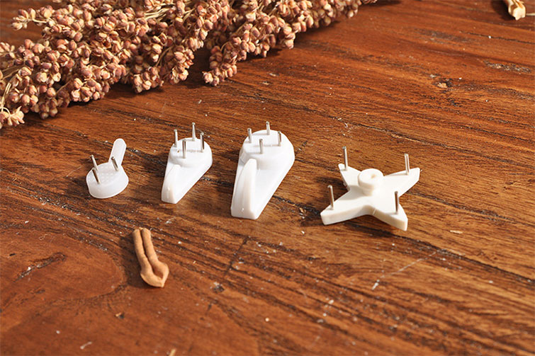 What Wall Surfaces Are Suitable for Non-Marking Nails?