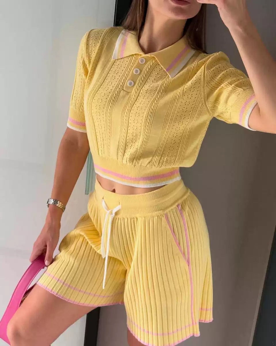 Preppy Style Collared Ice Silk Short Knitwear Set for Women, Summer Short-Sleeve T-Shirt, Color-Blocked Shorts, Two-Piece Set