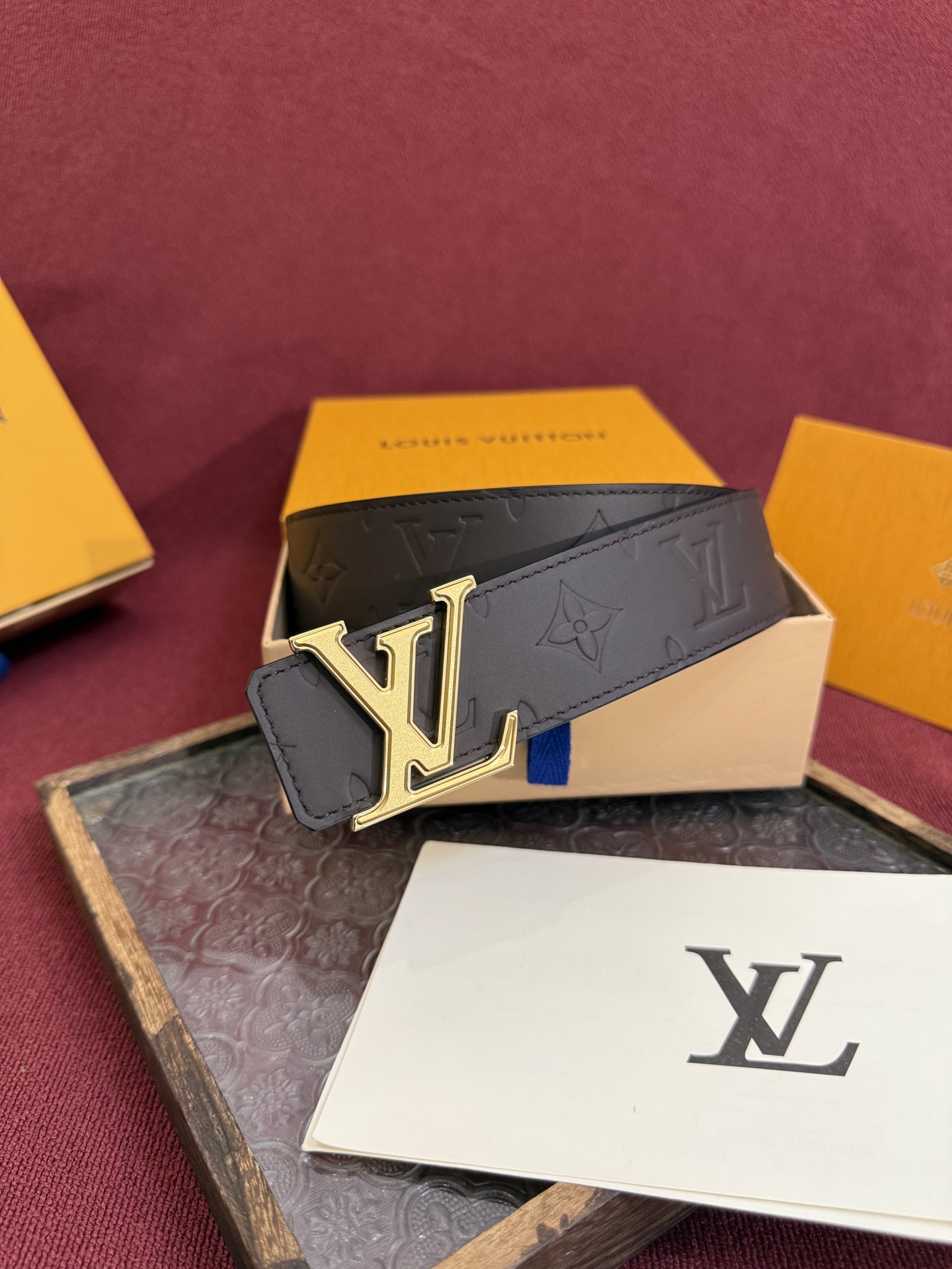 LV Louis Vuitton fashion style men's belt