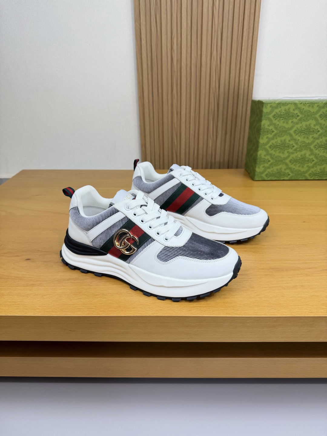 Gucci men's casual sneakers！