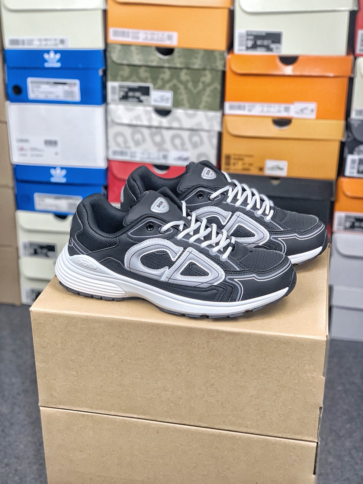 Dior's latest B30 series retro dad shoes gray