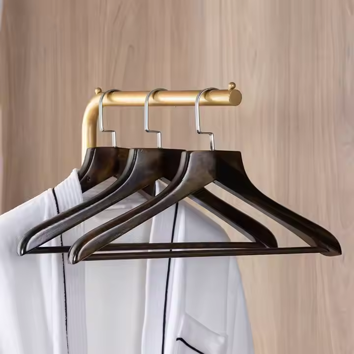 Factory Direct 4.5 cm Thickness Coat Stand With Round Bar Man's Hangers Wooden Clothes Hanger