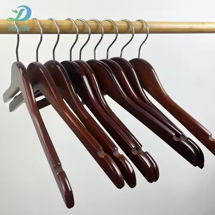 Red Brown Shit Hanger Clothes Shop Hangers Without Bar Customized Logo Solid Wood Clothes Stand
