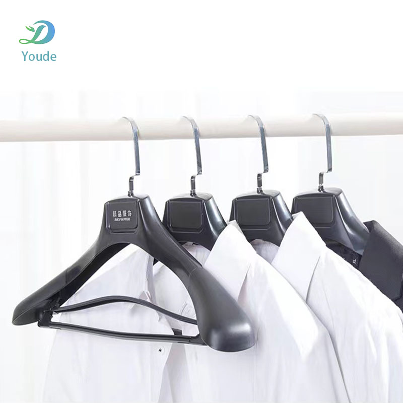 Hot Sales Guestroom Black Color Suit Hanger Clothes Shop Low Price Plastic Coat Hanger