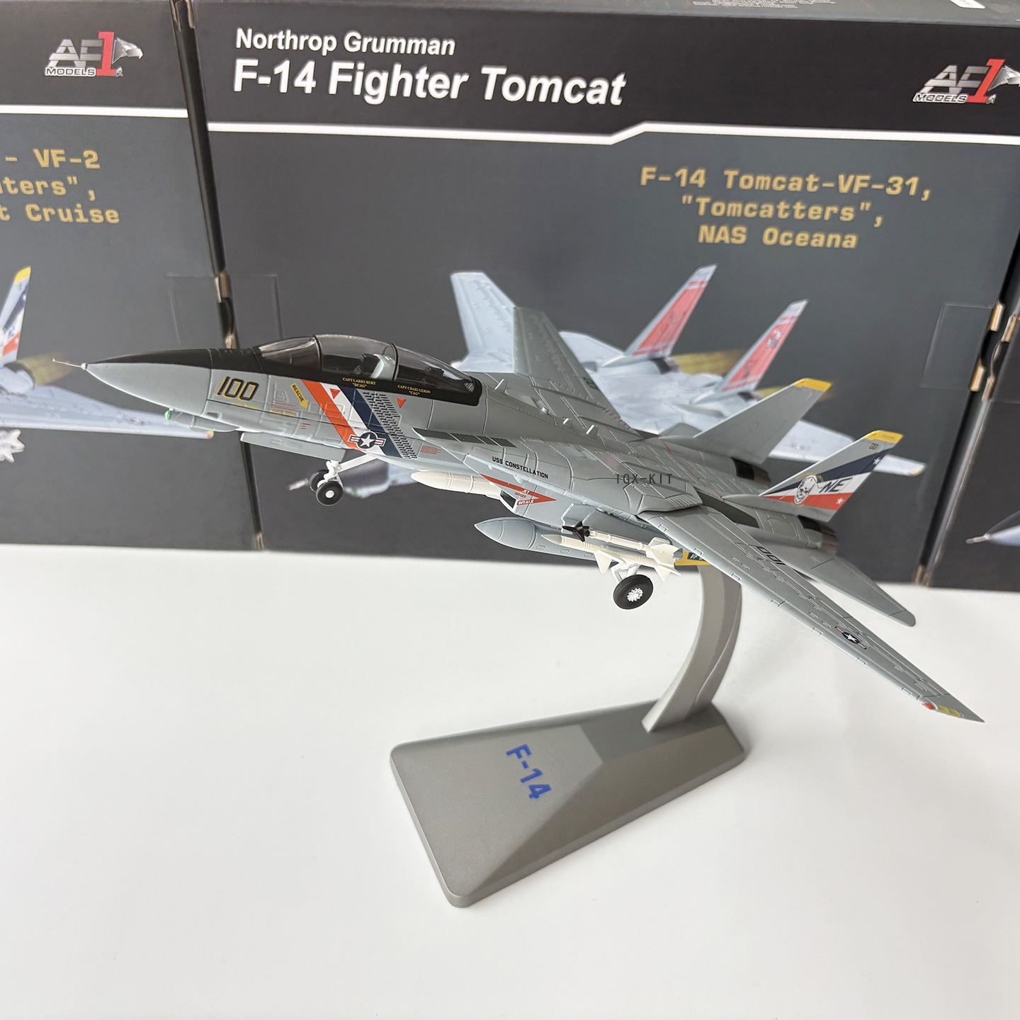 1/72 Scale US Navy F-14 Tomcat Fighter Aircraft VF-2 Bounty Hunters Scheme Die-Cast Model with Variable Wings
