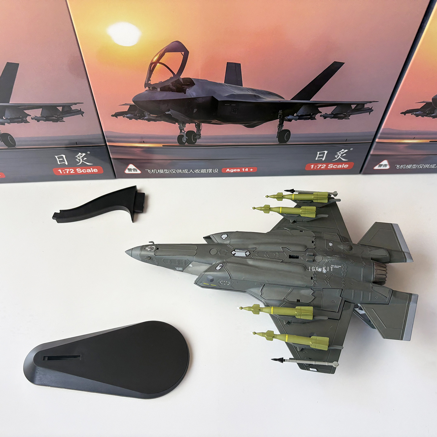 1/72 Scale American F-35A Stealth Fighter Jet F35 Huntress Simulated Alloy Aircraft Finished Model Display Piece