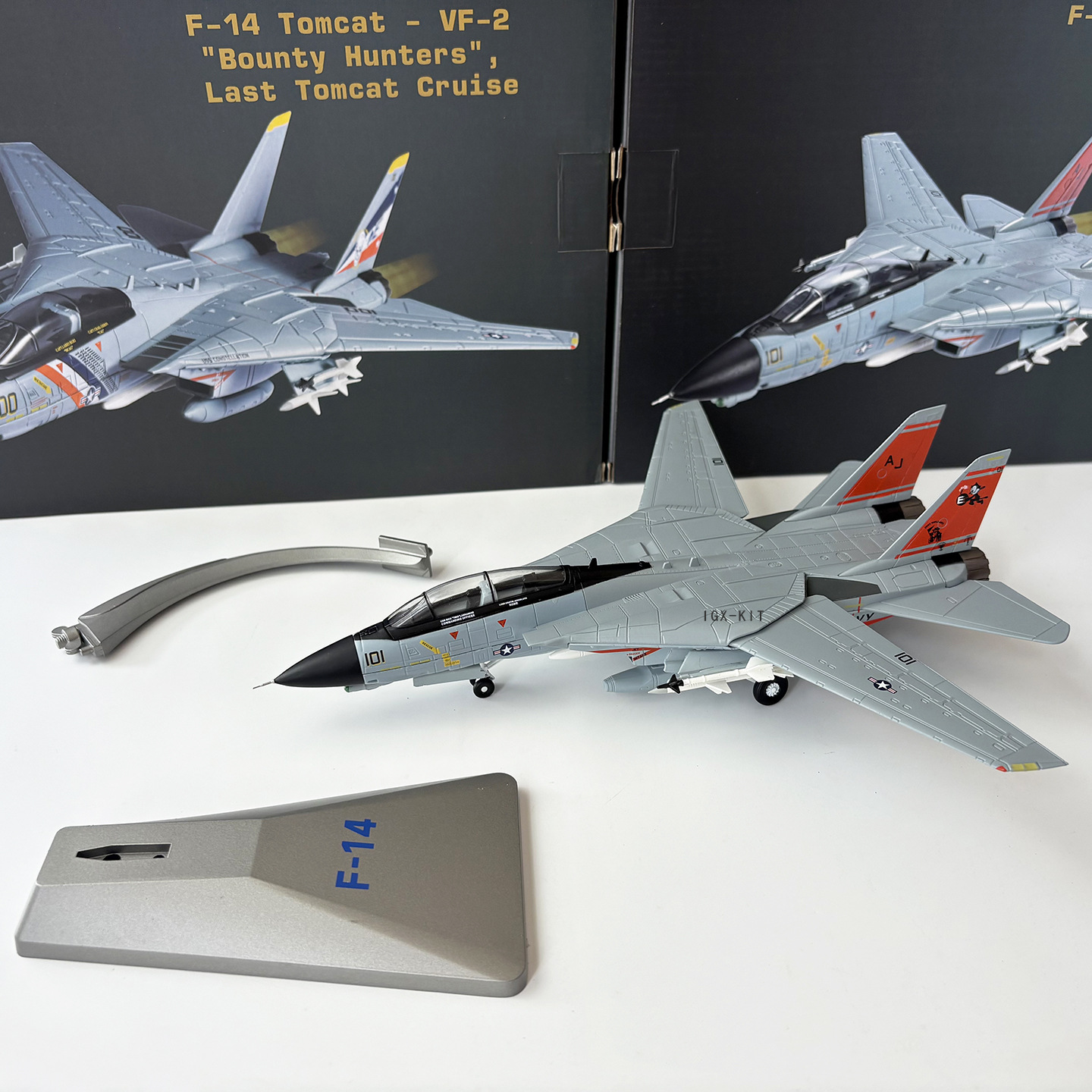 1/72 Scale US Navy F-14 Tomcat Fighter Aircraft F14 Bomb Cat VF-31 Squadron Simulated Alloy Finished Aircraft Model Display Piece