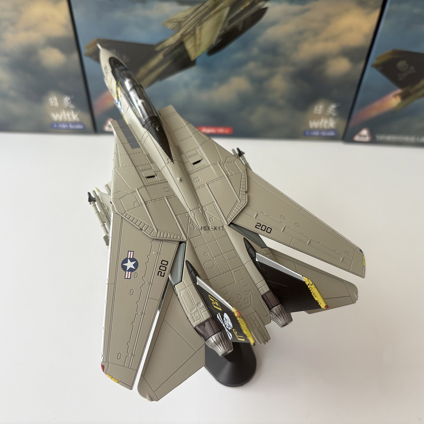 1/100 Scale US Navy F-14A Tomcat VF-84 Sea Pirate Fighter Aircraft Finished Model Display Piece with Variable Wings