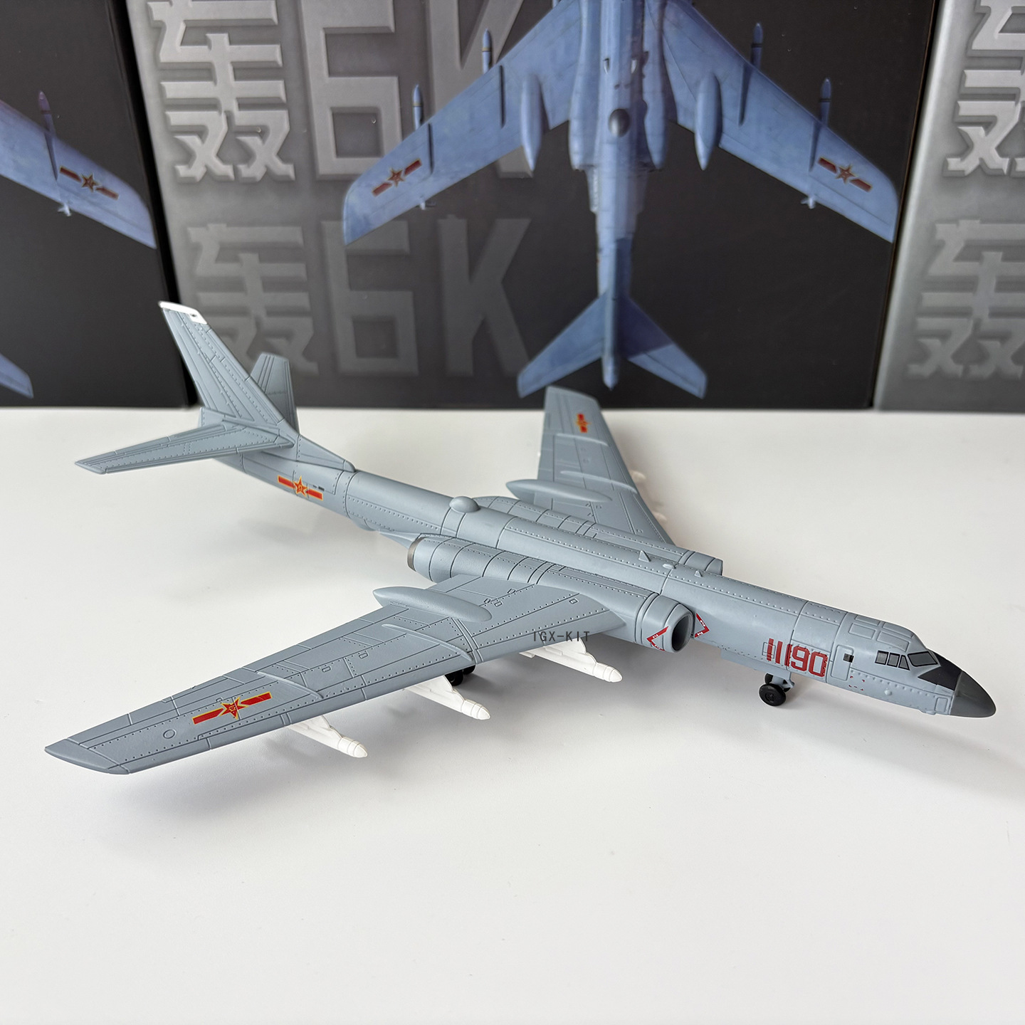 wltk 1/144 Chinese Air Force H-6K Strategic Bomber H-6 Fighter H6 Aircraft Model Decoration