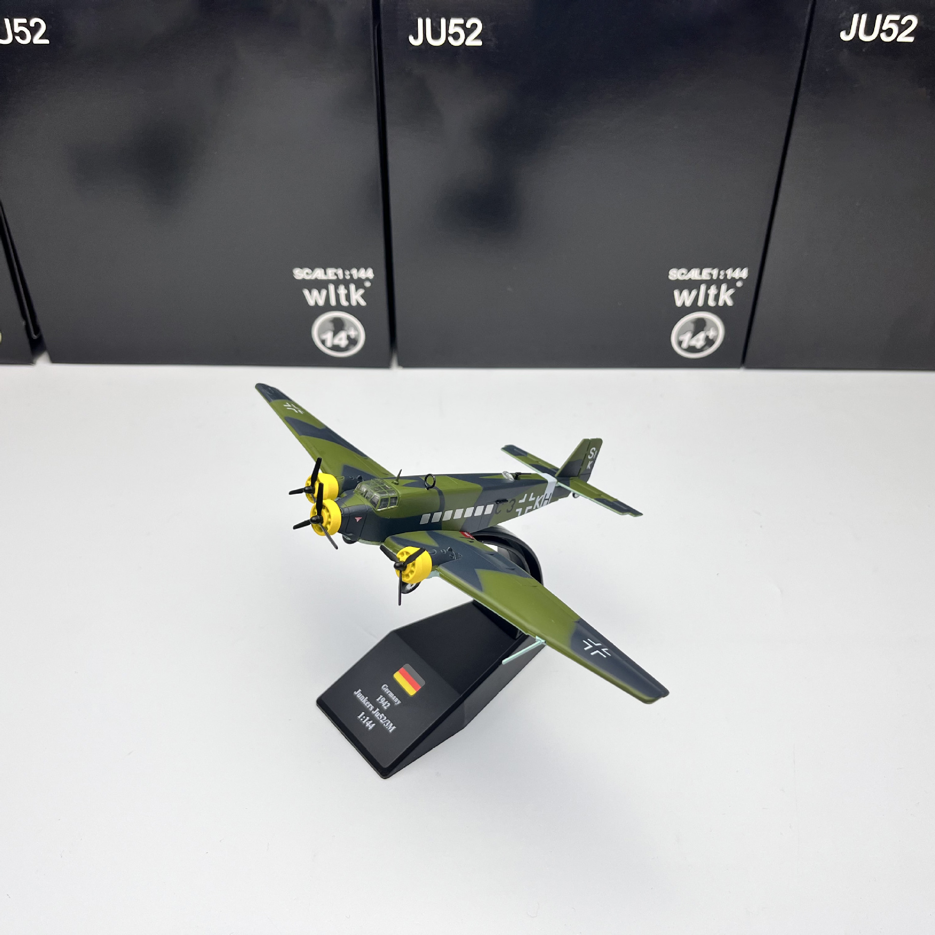 wltk 1/144 World War II Junker JU52 military transport aircraft JU-52 finished aircraft model simulation ornament