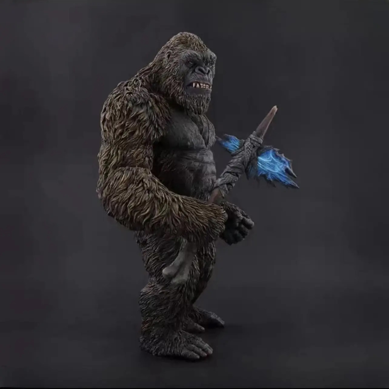 Upgraded version of King Kong's Battle Axe, can light up, premium Godzilla vs. King Kong homeland figurine/statue.
