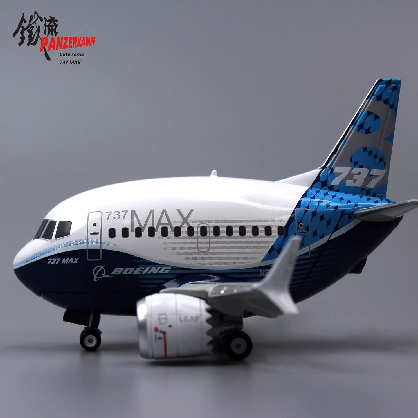 boeing merchandise, aviation gift, toon plane, chibi style, desktop ornament, commercial aircraft, die-cast toy, 737-8 prototype