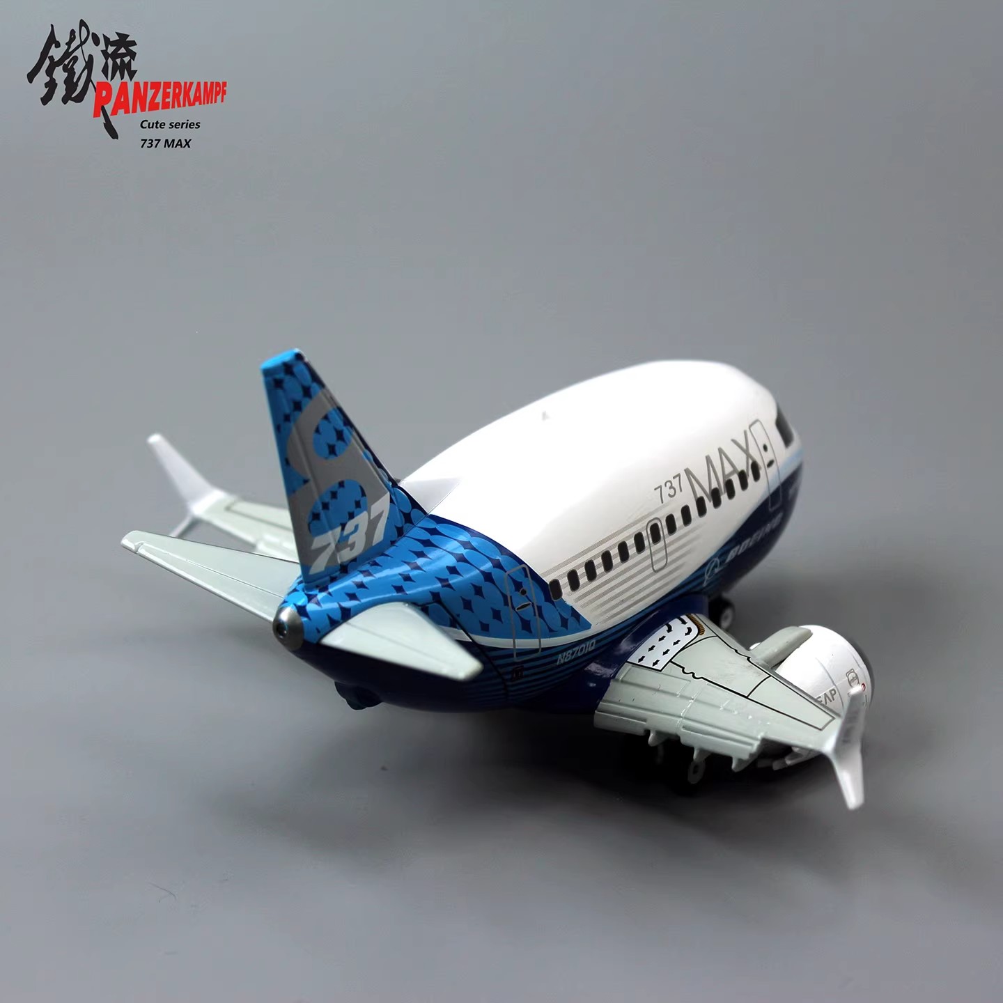 boeing merchandise, aviation gift, toon plane, chibi style, desktop ornament, commercial aircraft, die-cast toy, 737-8 prototype