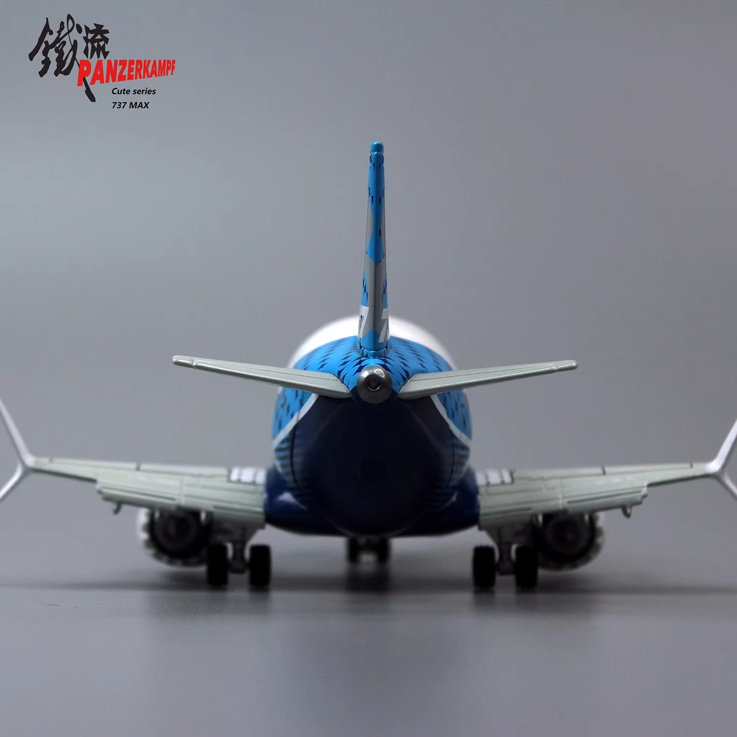 boeing merchandise, aviation gift, toon plane, chibi style, desktop ornament, commercial aircraft, die-cast toy, 737-8 prototype