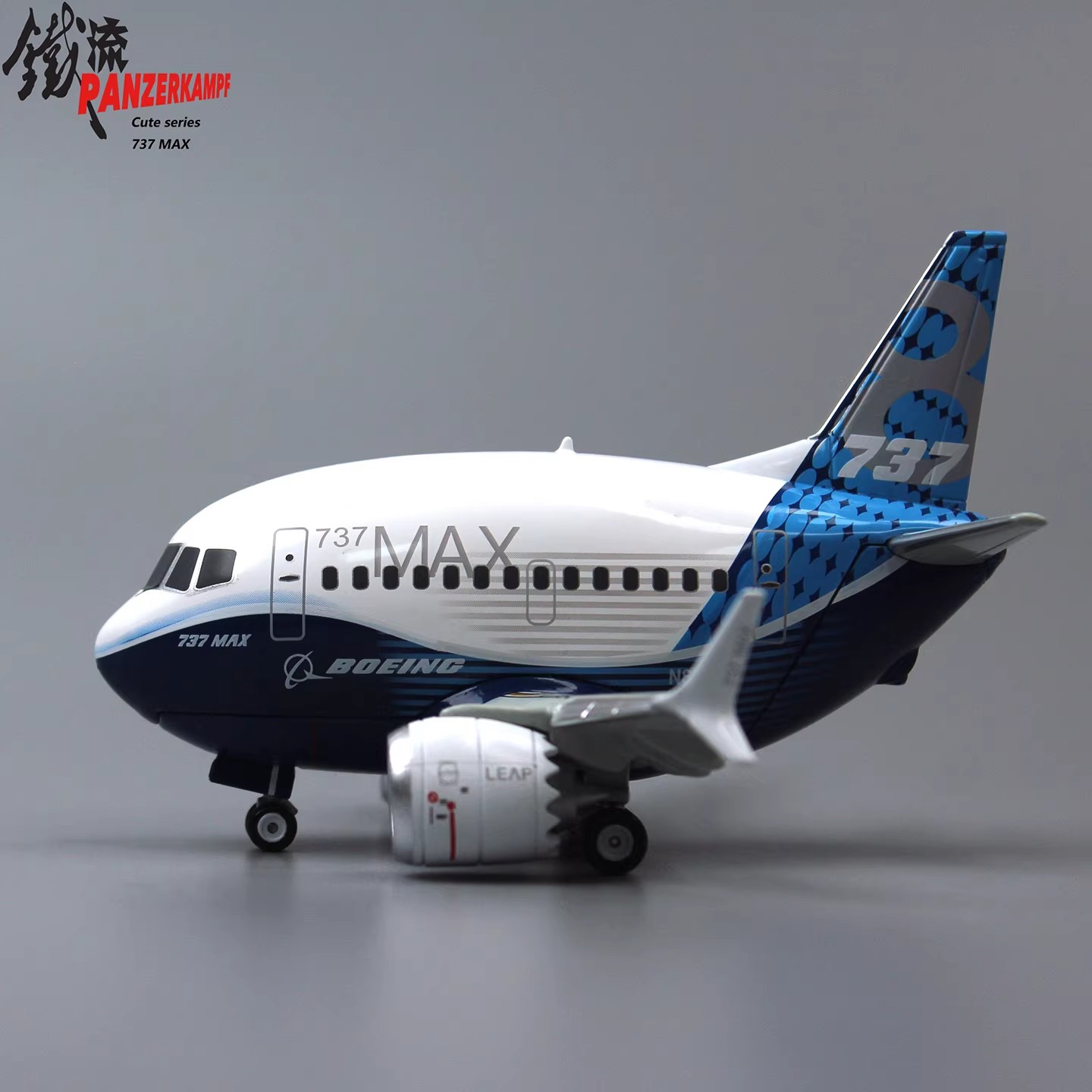 boeing merchandise, aviation gift, toon plane, chibi style, desktop ornament, commercial aircraft, die-cast toy, 737-8 prototype