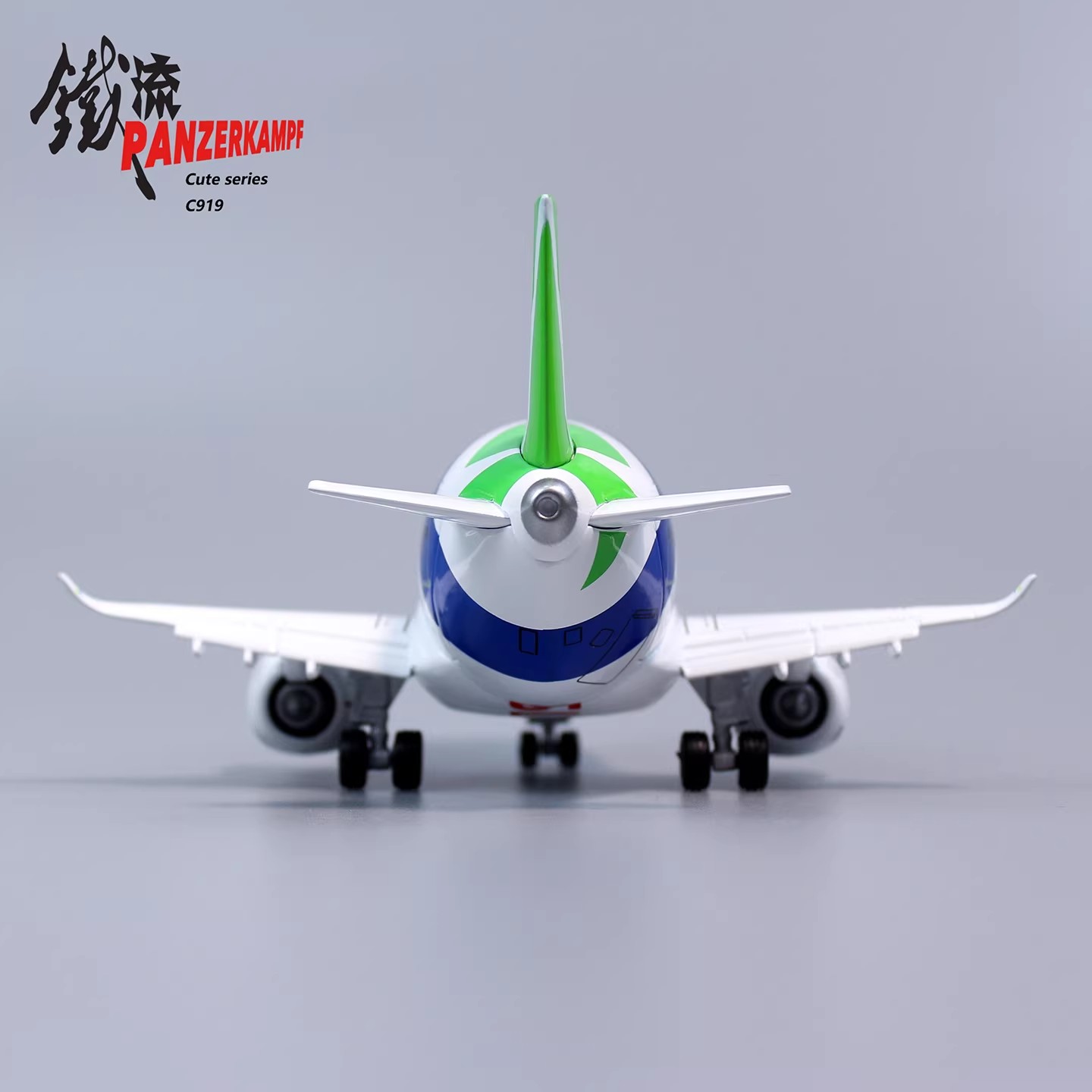 commercial airliner demo flight test aircraft aviation milestone souvenir die-cast desktop toy shanghai aircraft manufacturing
