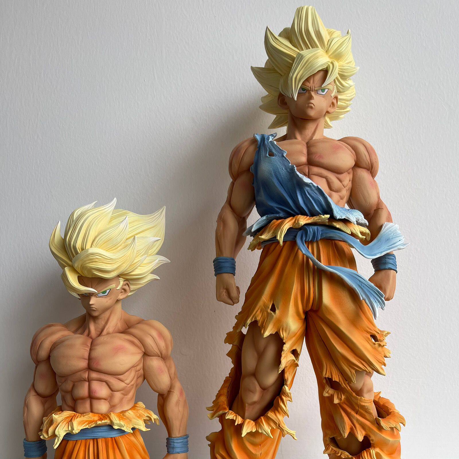 Infinite Studio Dragon Ball Z Super Saiyan Goku 43.2cm