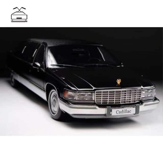 Xiaoguang 1:18 Cadillac Extended Edition Gold Label Alloy Car Model Car Model
