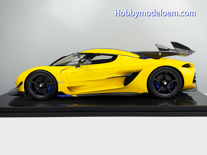 Frontiart 1:8 Koenigsegg Jesko Swedish flag yellow