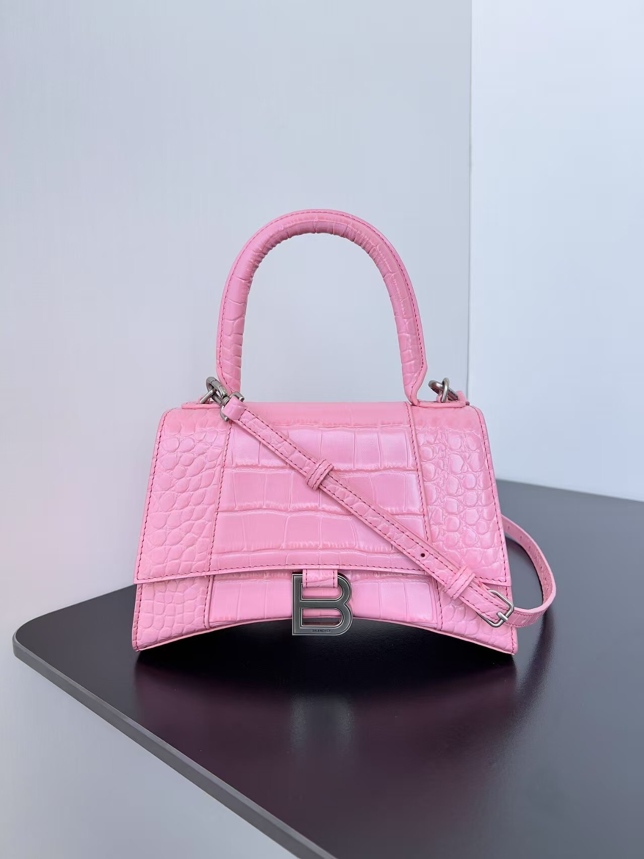 Premium sense niche baguette armpit bag