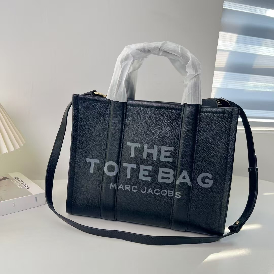 Cowhide large capacity black shoulder bag