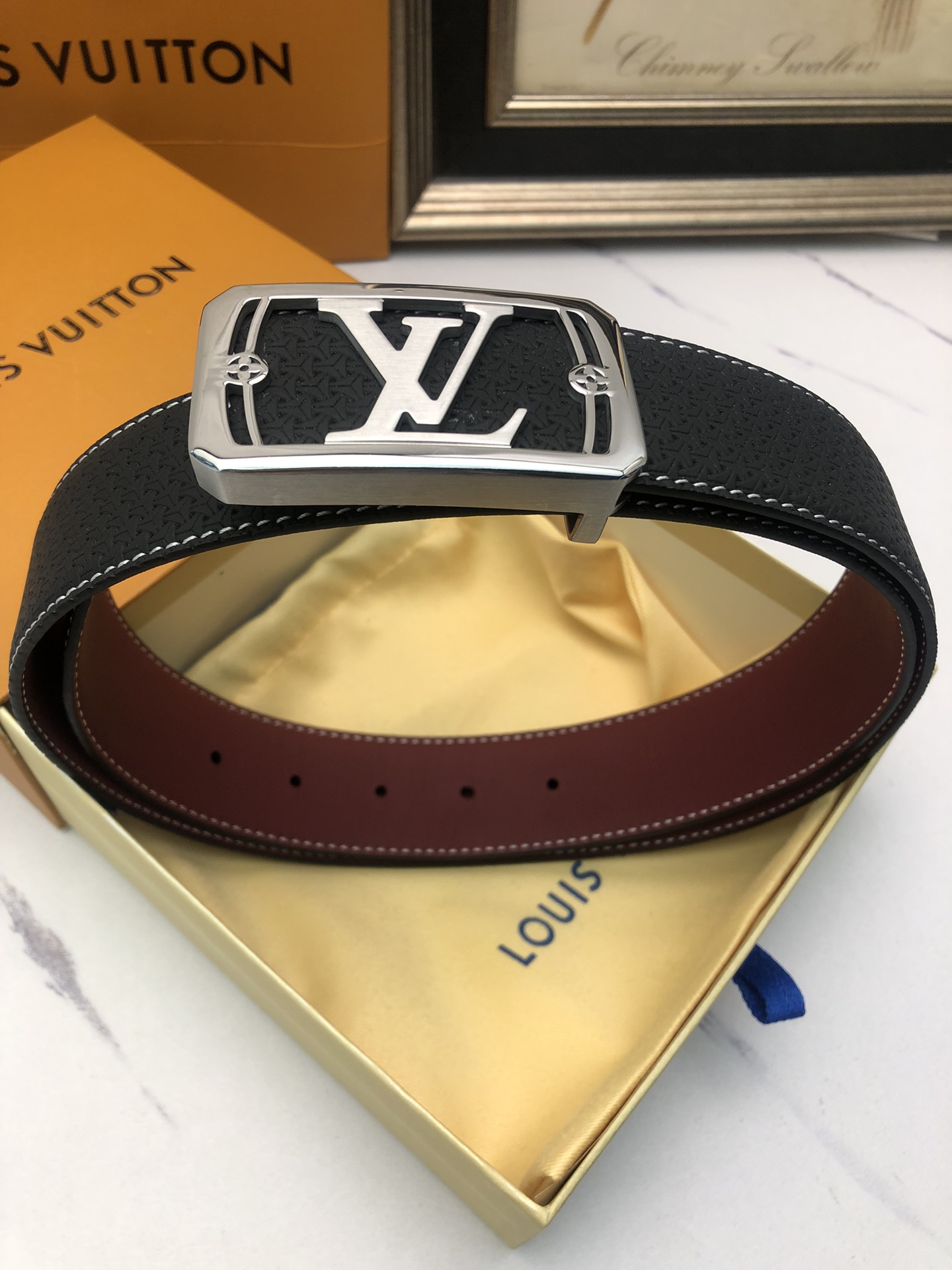 First layer cowhide pattern belt