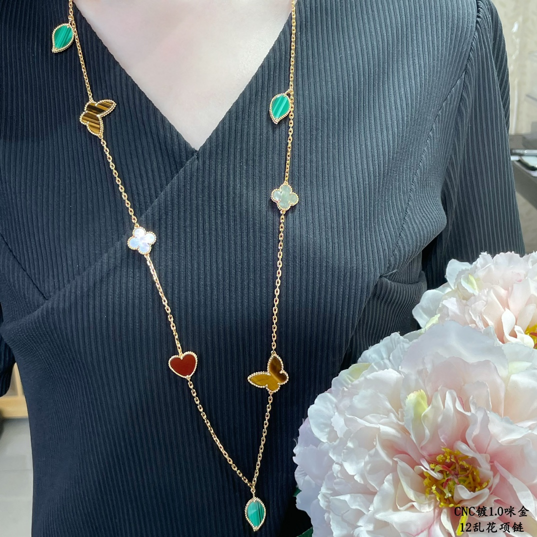 Random flower lucky necklace