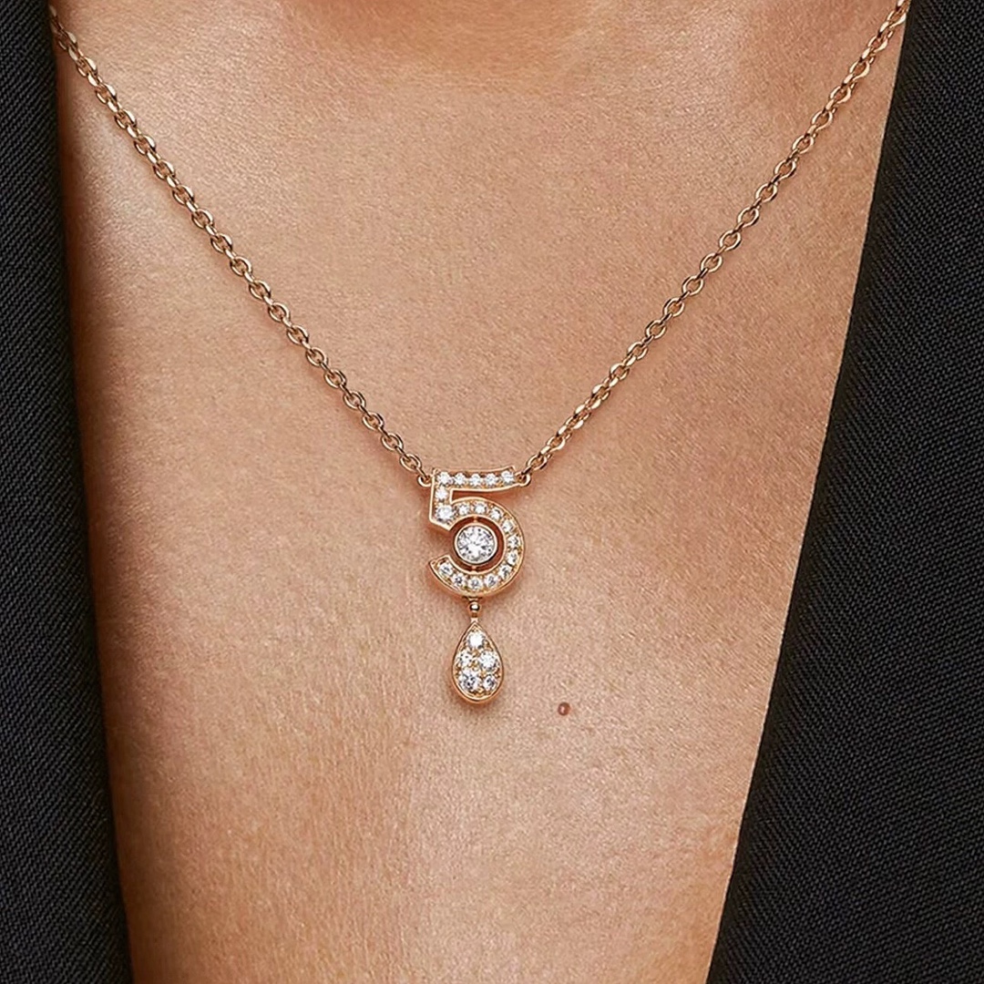 5 character water drop necklace