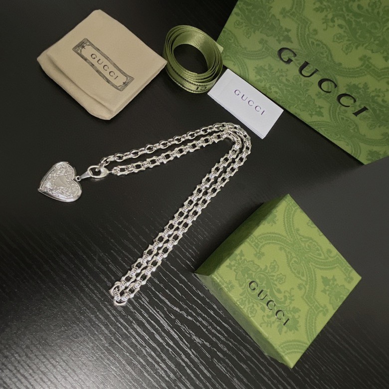 Simple silver love necklace