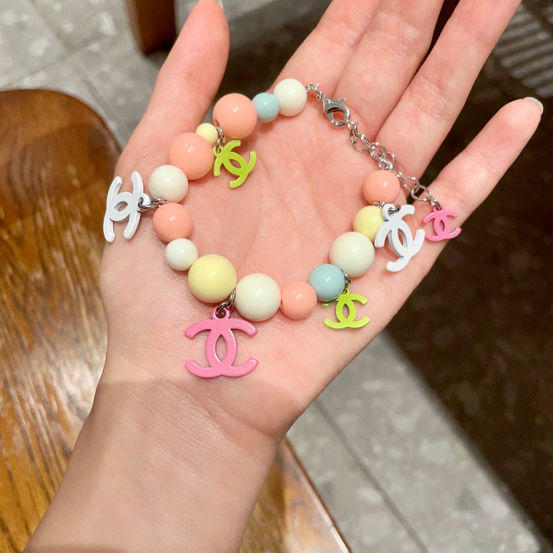 Macaron multi-pendant bracelet